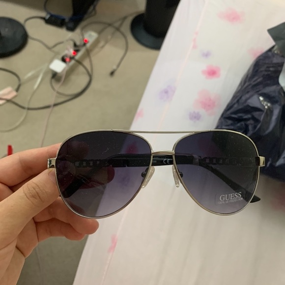 NWT Guess sunglasses